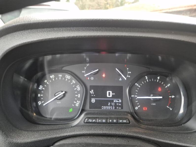 
								Peugeot Expert 2.0 HDI full									