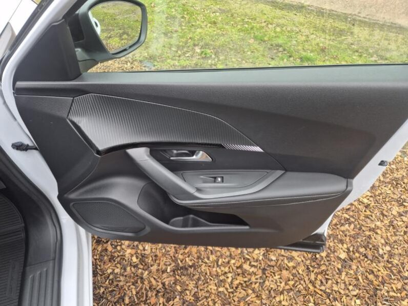 
								Peugeot 2008 ALLURE MILD HYBRIDE full									