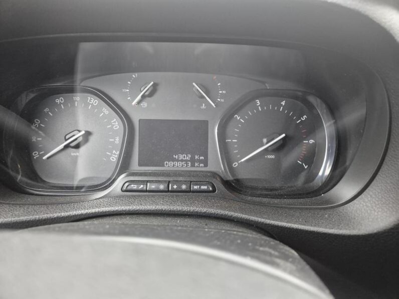 
								Peugeot Expert 2.0 HDI full									