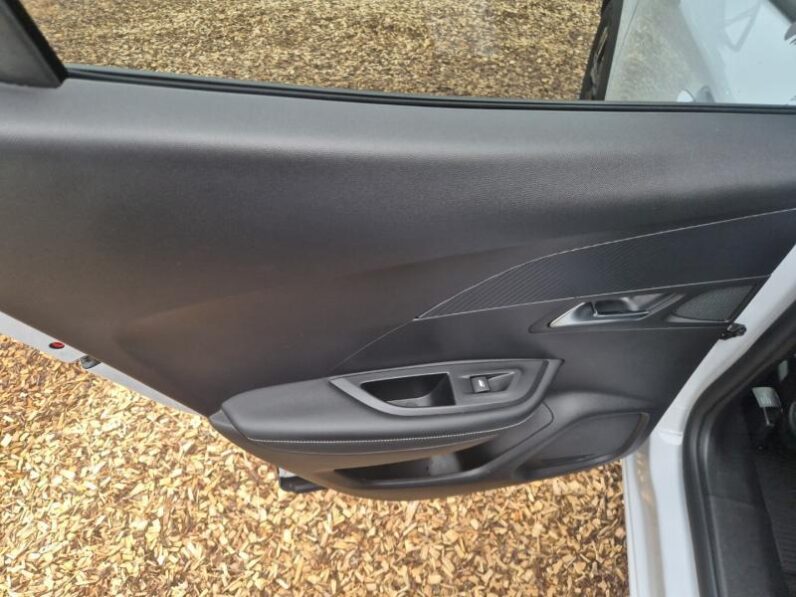 
								Peugeot 2008 ALLURE MILD HYBRIDE full									