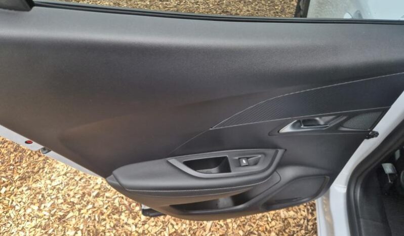 
								Peugeot 2008 ALLURE MILD HYBRIDE full									