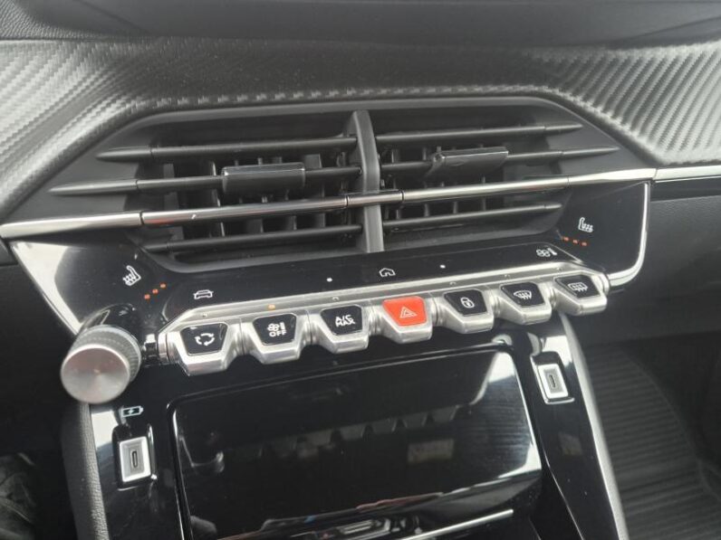 
								Peugeot 2008 ALLURE MILD HYBRIDE full									