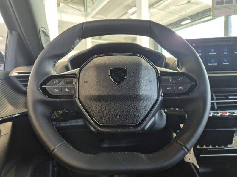 
								Peugeot 2008 ALLURE full									