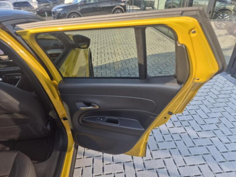 
								Jeep Avenger SUMMIT full									