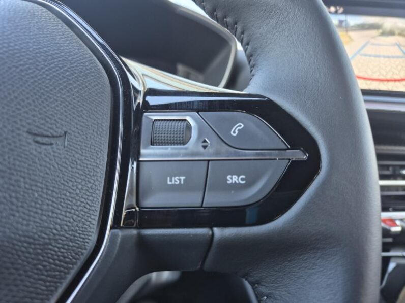 
								Peugeot 2008 ALLURE full									