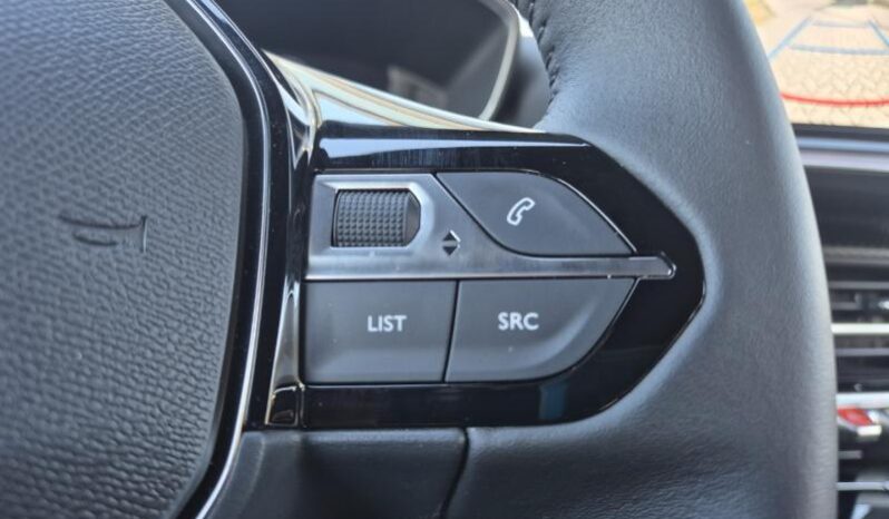 
								Peugeot 2008 ALLURE full									