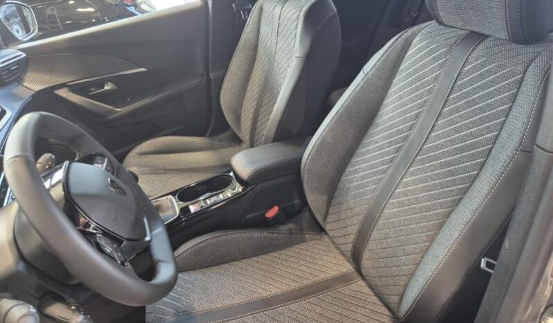 
								Peugeot 2008 ALLURE full									