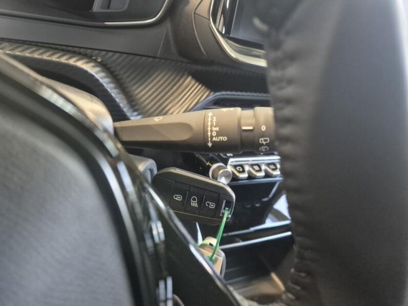 
								Peugeot 2008 ALLURE full									