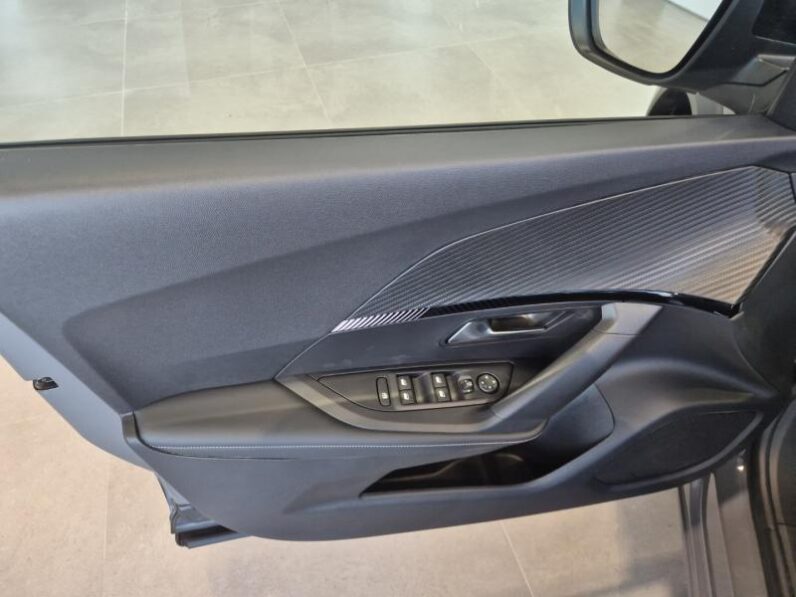 
								Peugeot 2008 ALLURE full									