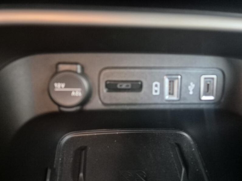 
								Jeep Avenger SUMMIT full									
