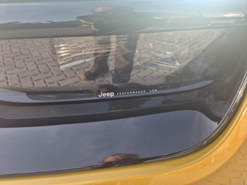 
								Jeep Avenger SUMMIT full									