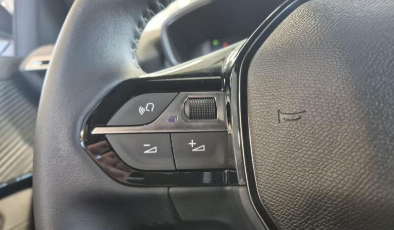 
								Peugeot 2008 ALLURE full									