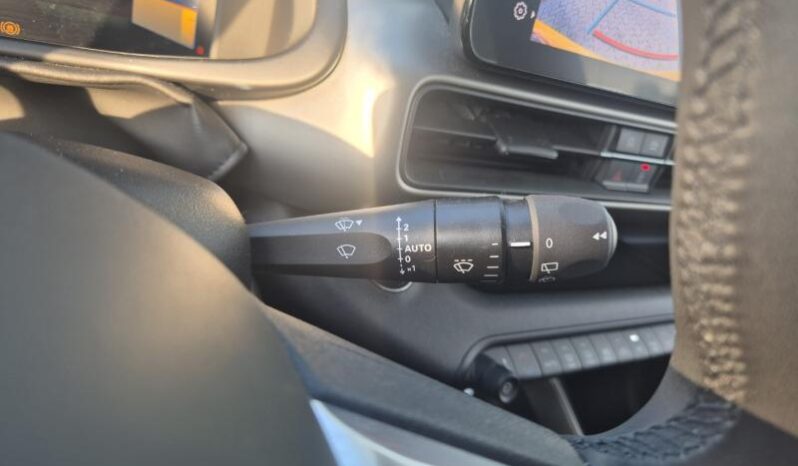 
								Jeep Avenger SUMMIT full									