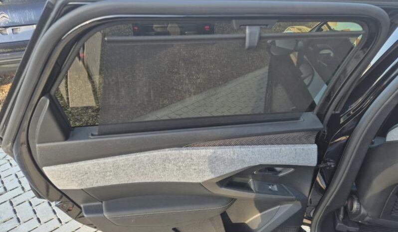 
								Peugeot 5008 5008 GT full									