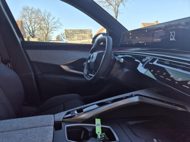 
								Peugeot 5008 5008 GT full									