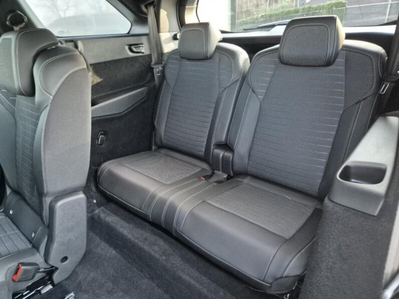 
								Peugeot 5008 5008 GT full									
