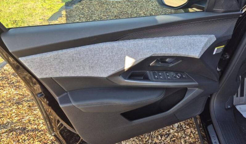 
								Peugeot 5008 5008 GT full									