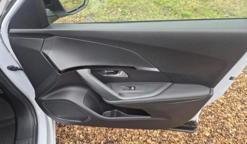 
								Peugeot 2008 ALLURE full									