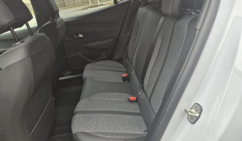 
								Peugeot 2008 ALLURE full									