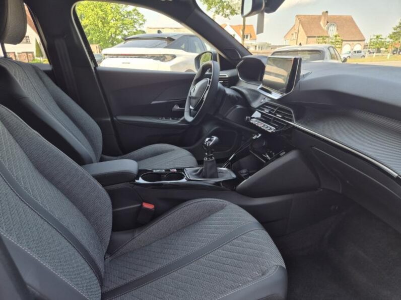 
								Peugeot 2008 ALLURE full									