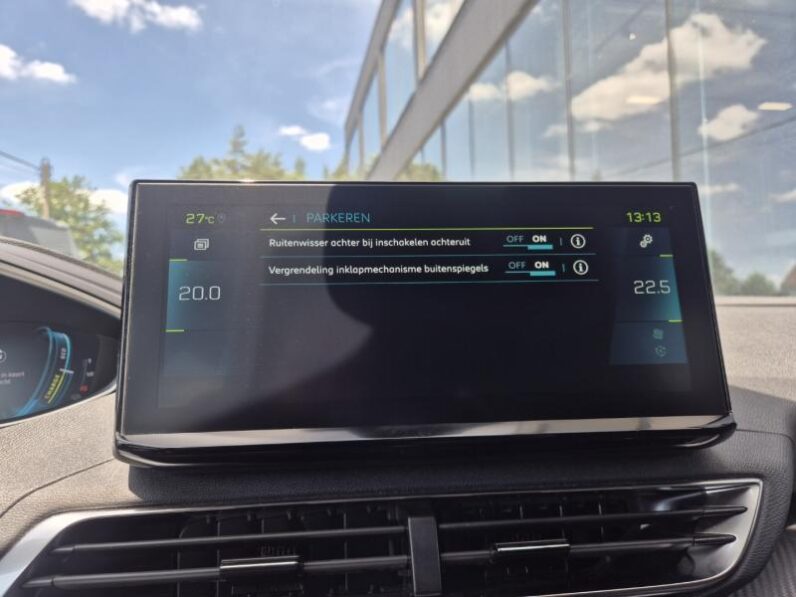 
								Peugeot 3008 ALLURE PACK PLUGIN HYBRIDE full									