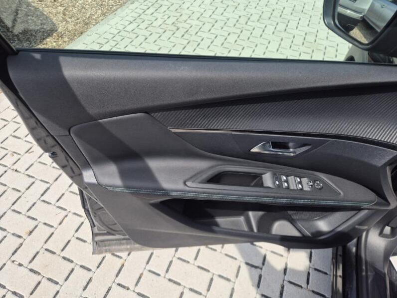 
								Peugeot 3008 ALLURE PACK PLUGIN HYBRIDE full									