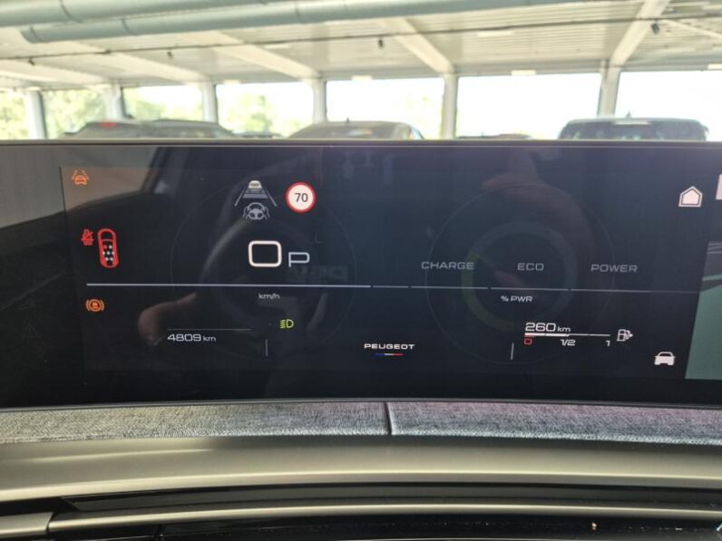 
								Peugeot 5008 GT full									