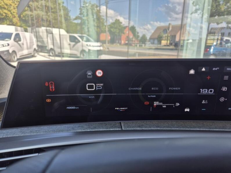 
								Peugeot 3008 GT full									
