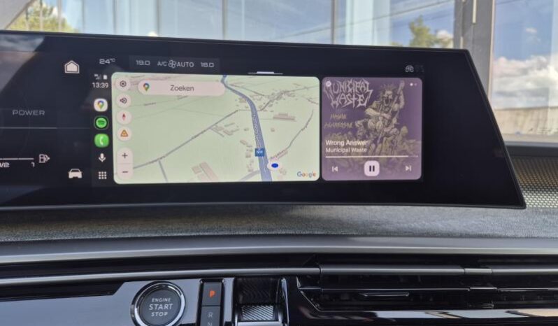 
								Peugeot 3008 GT full									