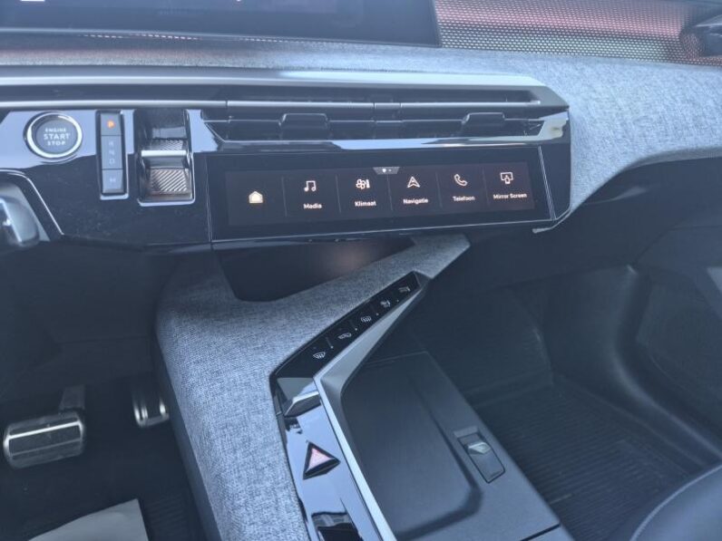 
								Peugeot 5008 GT full									