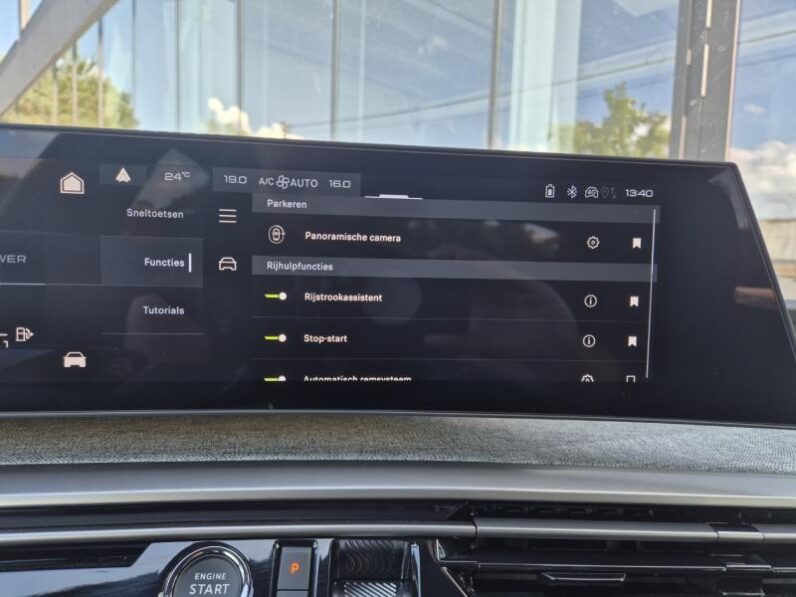 
								Peugeot 3008 GT full									
