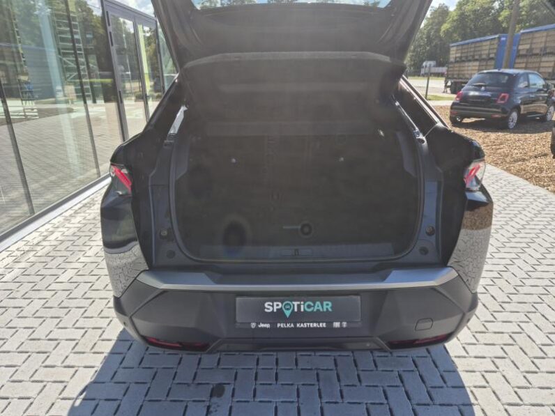 
								Peugeot 3008 GT full									
