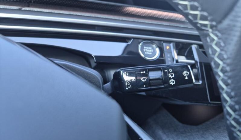 
								Peugeot 5008 GT full									