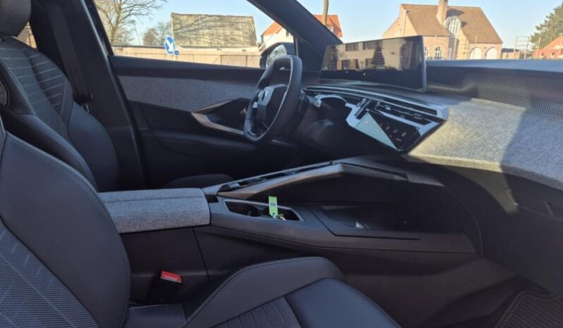 
								Peugeot 5008 GT full									