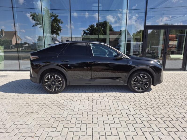 
								Peugeot 3008 GT full									