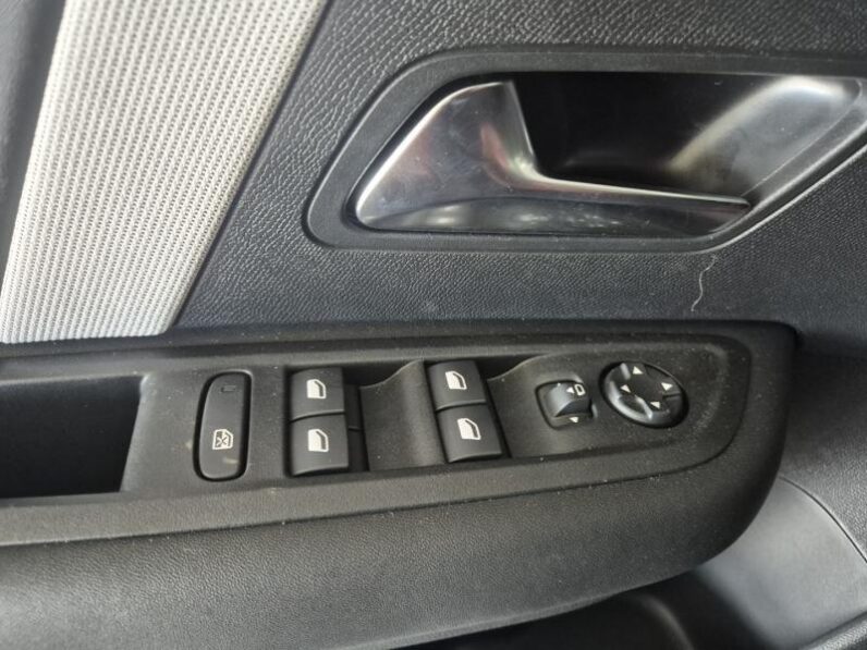 
								Citroen C4 X MAX full									