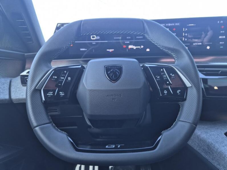 
								Peugeot 5008 GT full									