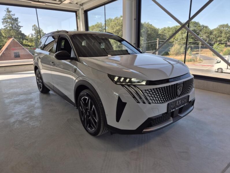 
								Peugeot 5008 GT full									