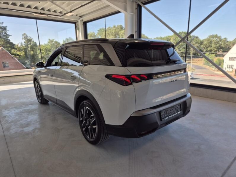 
								Peugeot 5008 GT full									