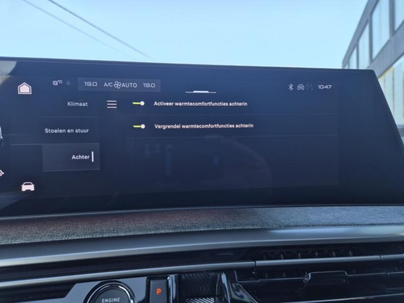
								Peugeot 5008 GT full									