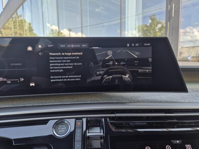 
								Peugeot 3008 GT full									