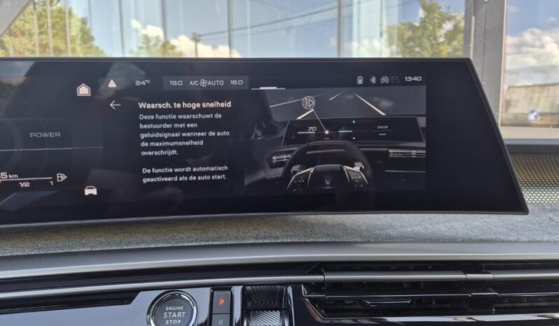 
								Peugeot 3008 GT full									