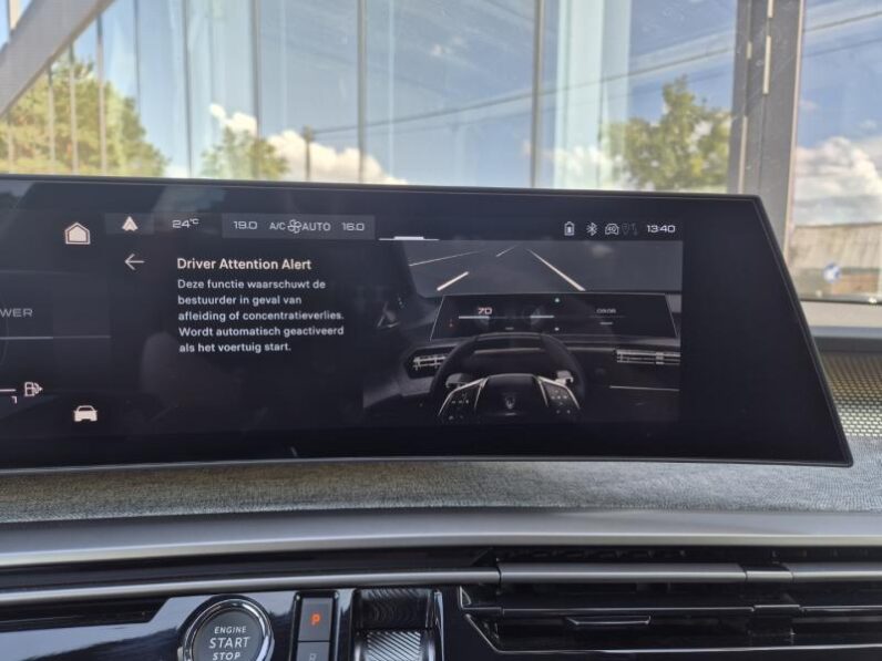 
								Peugeot 3008 GT full									