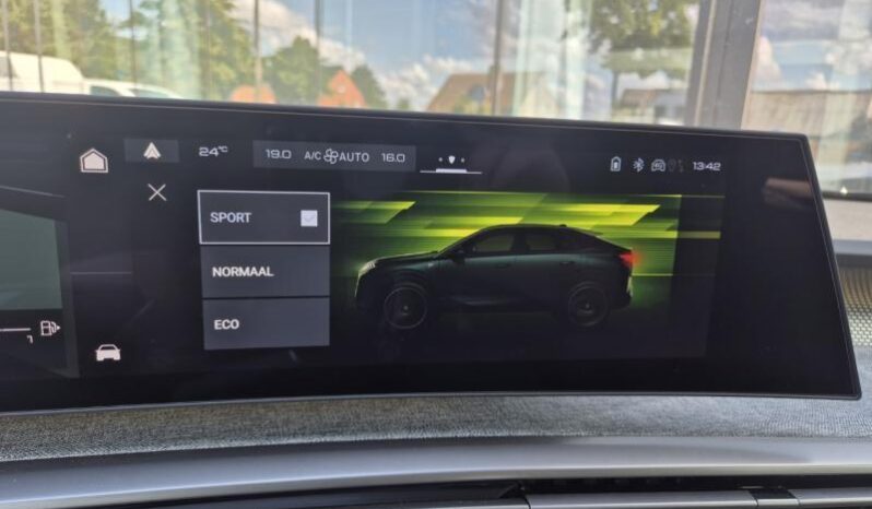 
								Peugeot 3008 GT full									