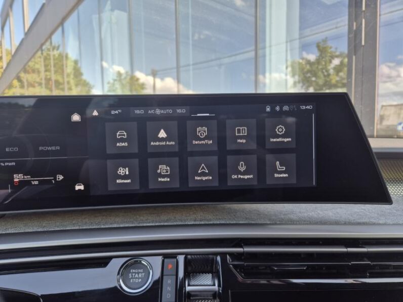 
								Peugeot 3008 GT full									