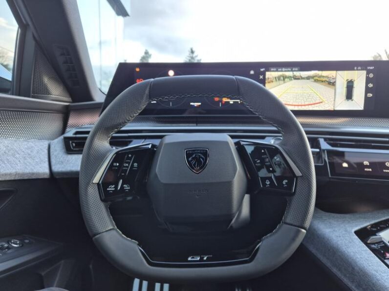 
								Peugeot 3008 GT full									