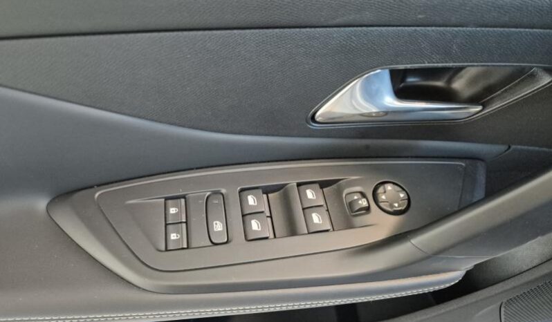 
								Peugeot 308 ALLURE full									