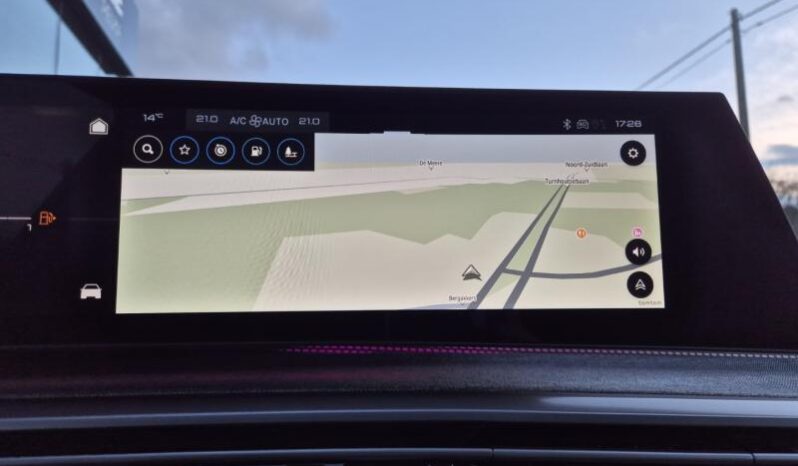 
								Peugeot 3008 GT full									