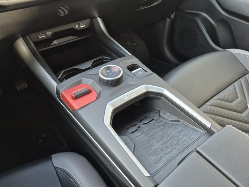 
								Jeep Compass FIRST EDITION full									