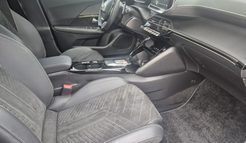 
								Peugeot 2008 GT ALCANTARA full									